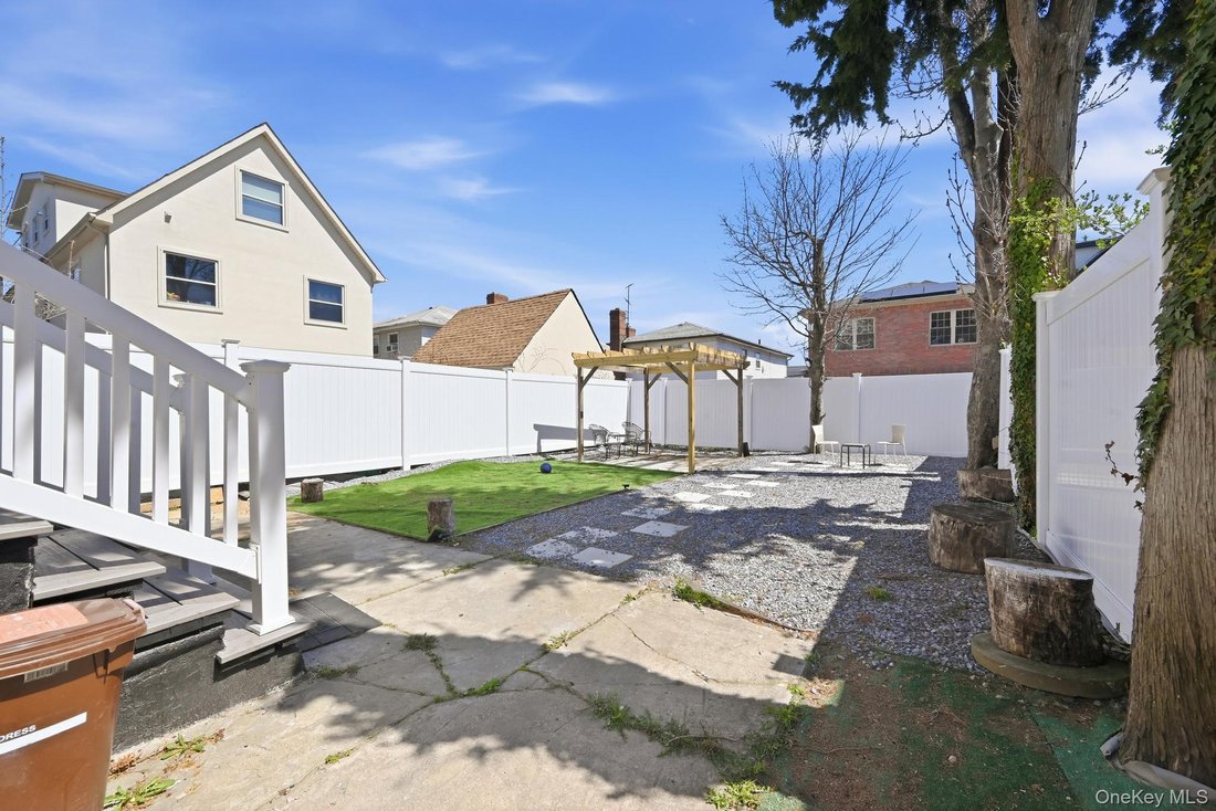 House in New York, New York, United States 2 - 17689796