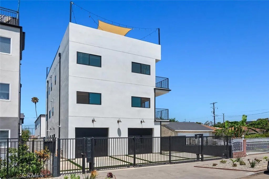 Los Angeles, California, United States 1 - 17243861