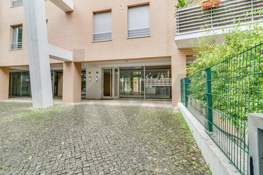 Apartment in Carnaxide e Queijas, Lisbon, Portugal 2 - 17690570