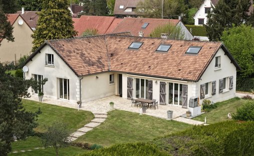 House in Les Molieres, Ile-de-France, France 1