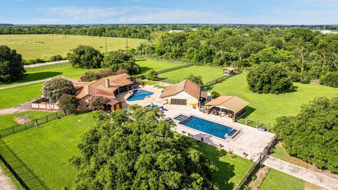 House in Angleton, Texas, United States 1 - 17690288
