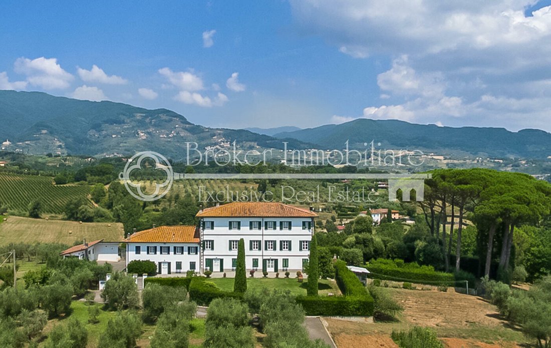 Villa in Center, Capannori, Tuscany 2 - 12581996