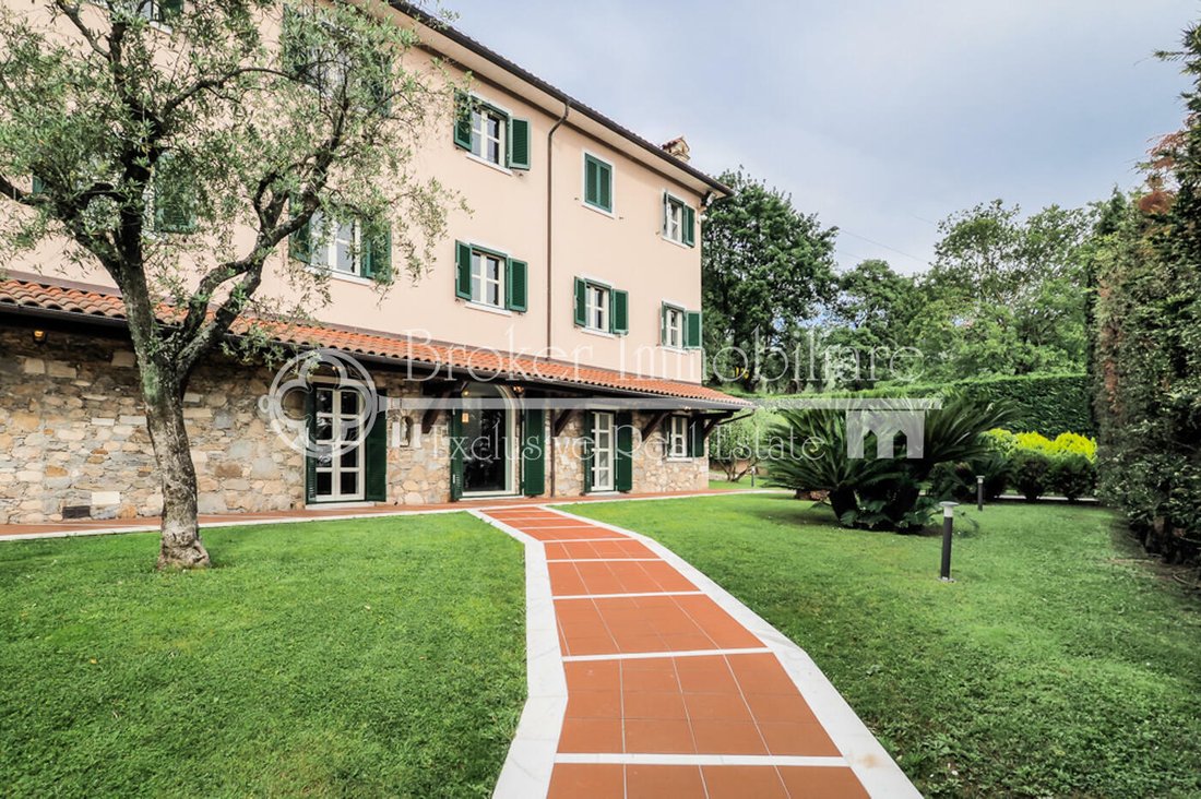 Villa in Center, Marina di Carrara, Tuscany 1 - 12324024