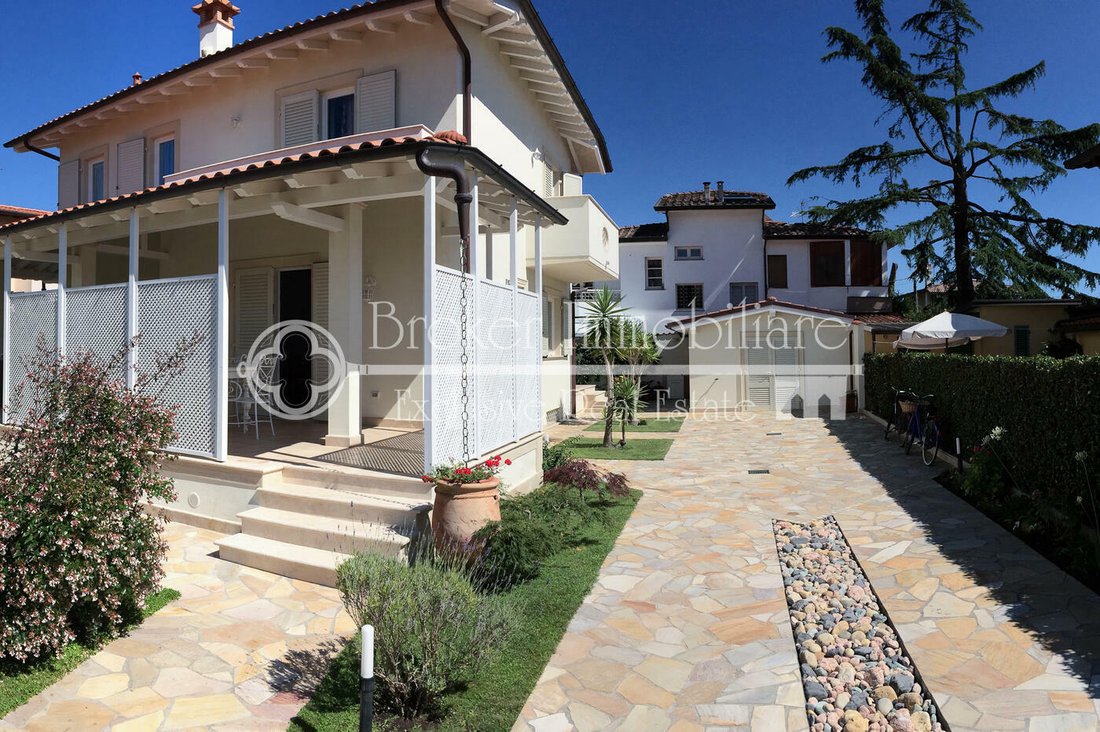 Villa in Tonfano, Pietrasanta, Italy 2 - 17418553