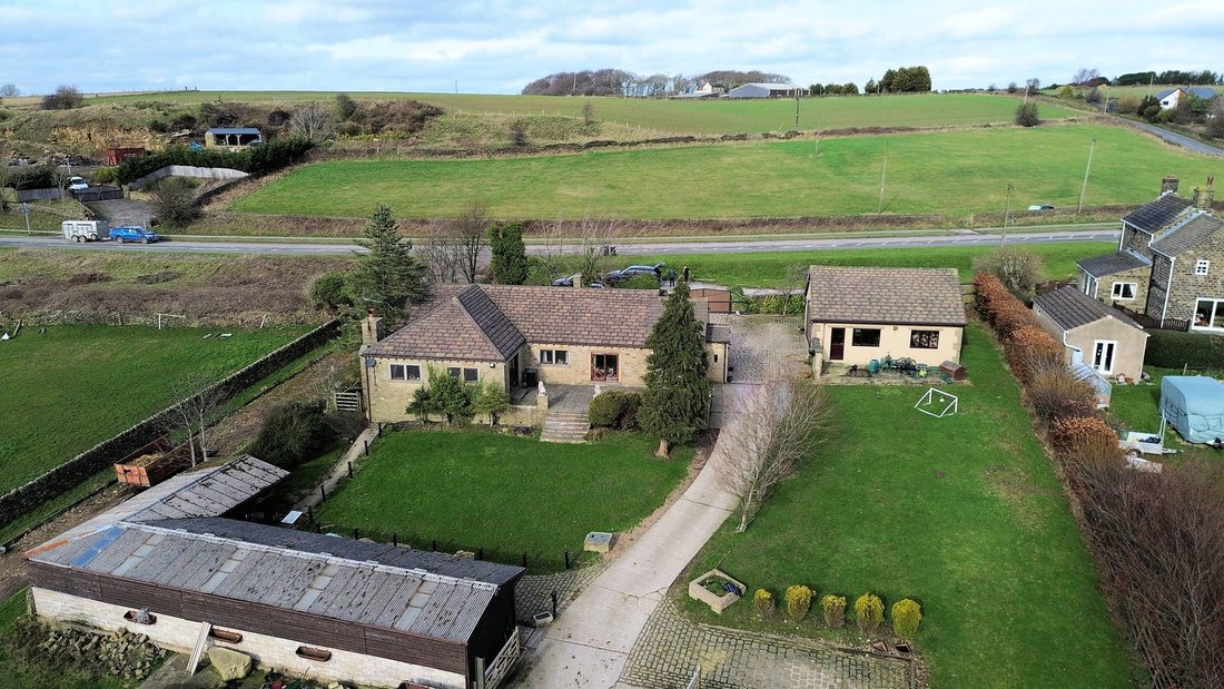 Bungalow in Penistone, England 4 - 17690450