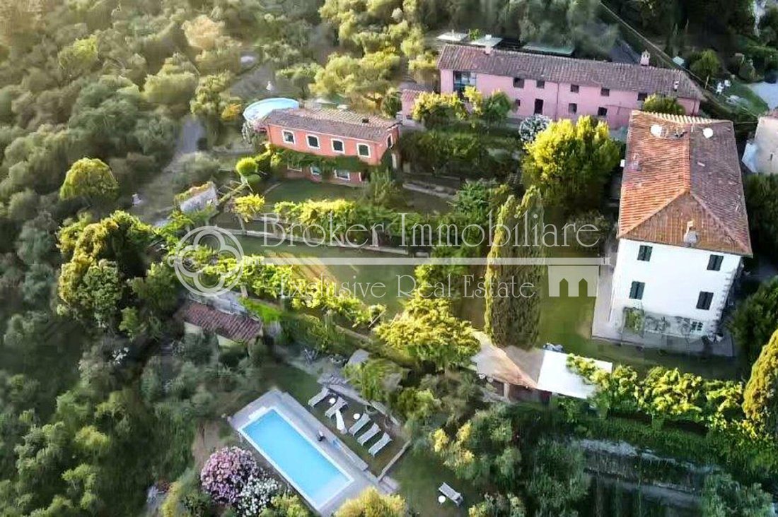 Villa in Historic Center, Lucca, Tuscany 2 - 11704034