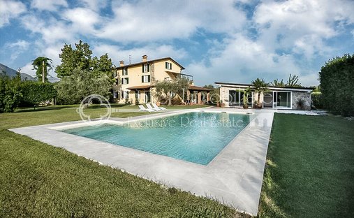 Villa in Tonfano, Pietrasanta, Italien 1