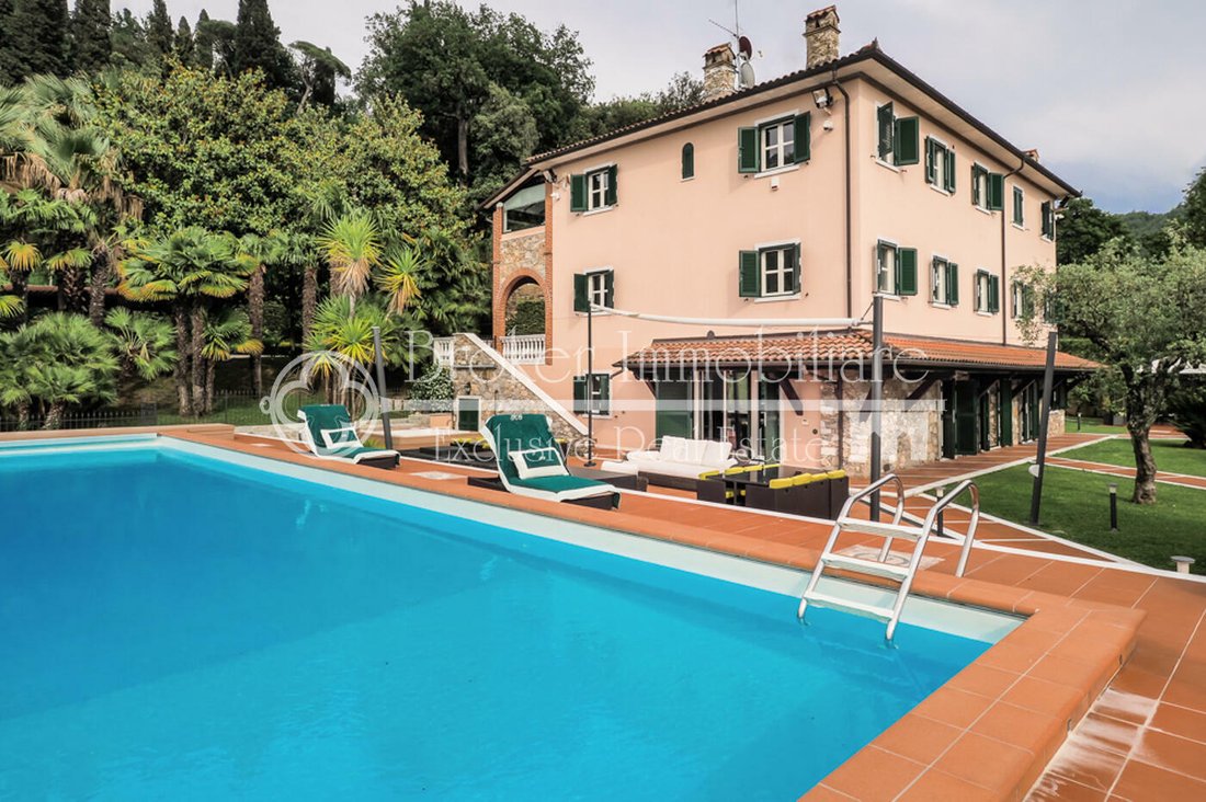 Villa in Center, Marina di Carrara, Tuscany 3 - 12324024