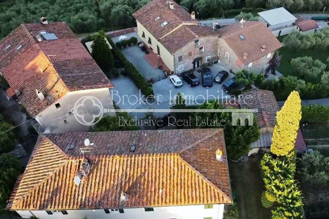 Villa in Historic Center, Lucca, Tuscany 3 - 11704034