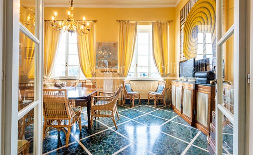 Villa in Lungomare, Viareggio, Tuscany 1