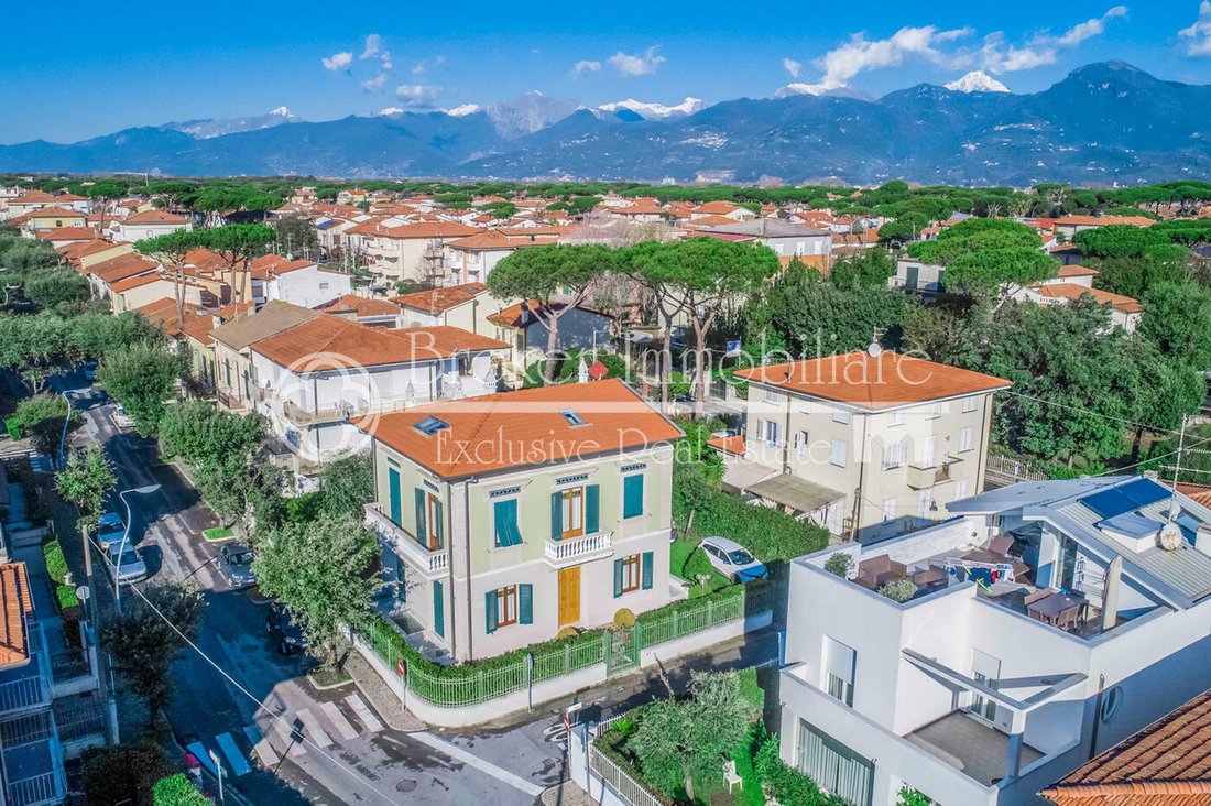 Villa in Lido di Camaiore, Camaiore, Tuscany 2 - 11439972