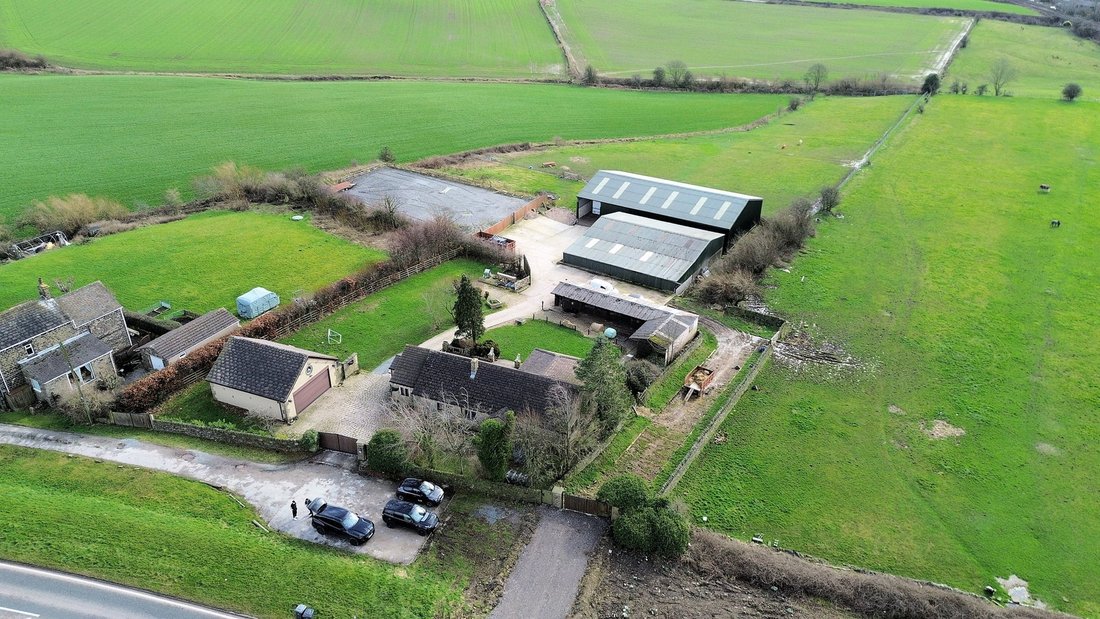 Bungalow in Penistone, England 3 - 17690450