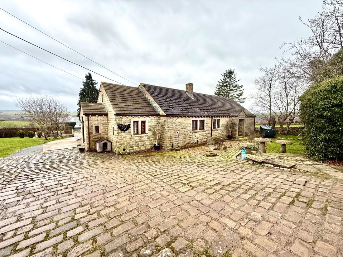 Bungalow in Penistone, England 5 - 17690450