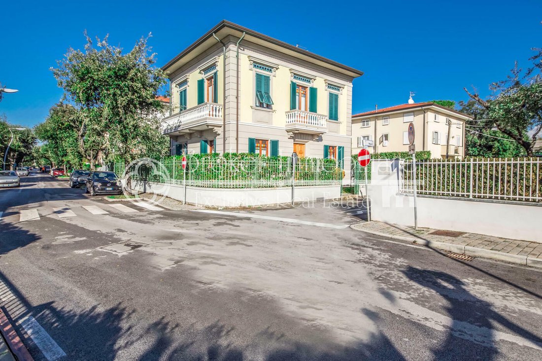 Villa in Lido di Camaiore, Camaiore, Tuscany 3 - 11439972