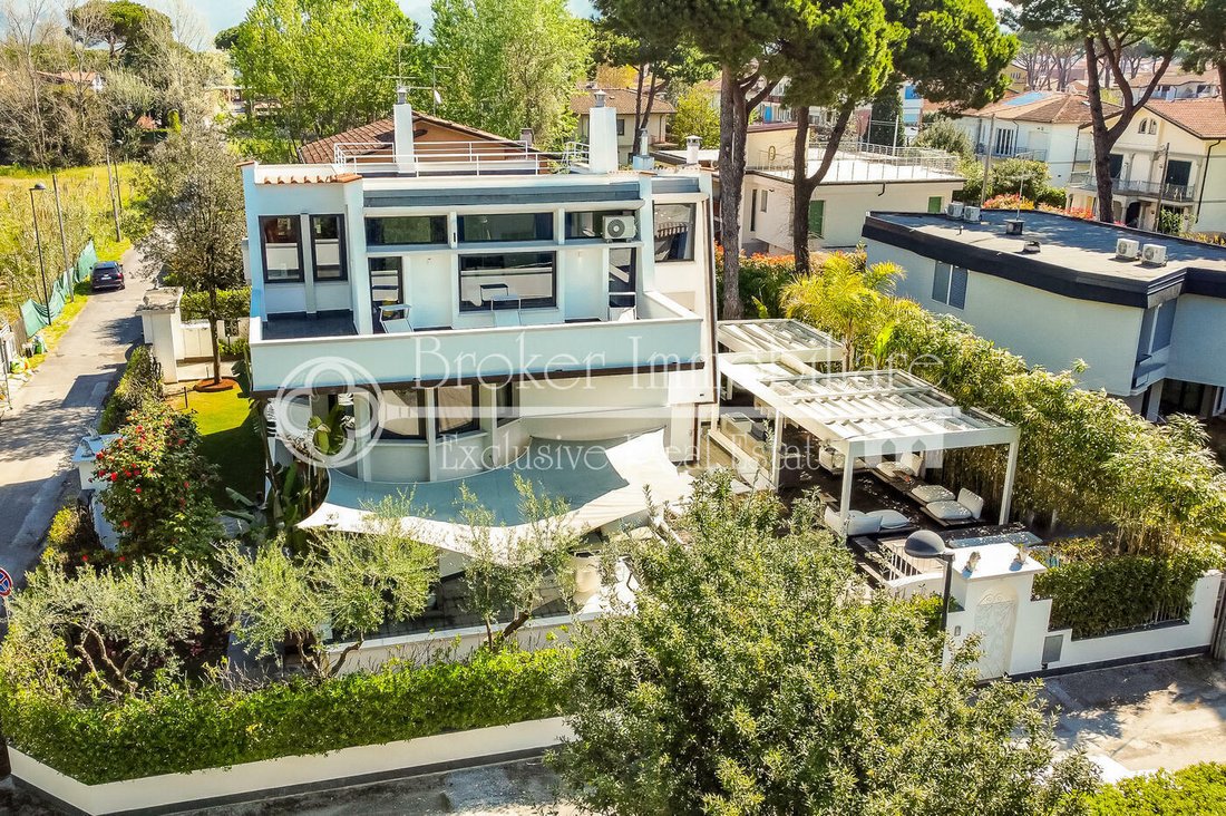 Villa in Lido di Camaiore, Camaiore, Tuscany 4 - 12777446