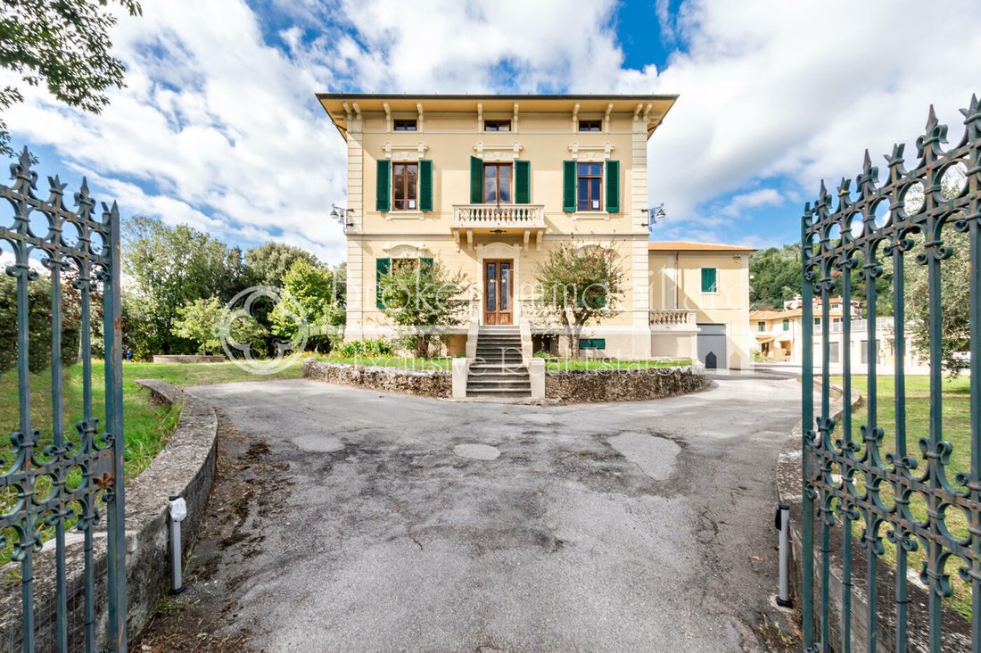 Villa in San Macario In Piano, Lucca, Tuscany 2 - 11439955