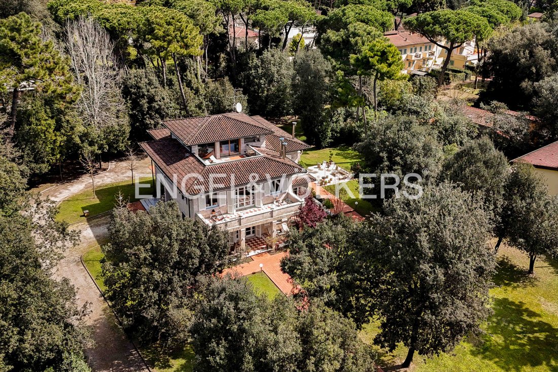 Villa in Ronchi, Massa, Italy 2 - 17690805