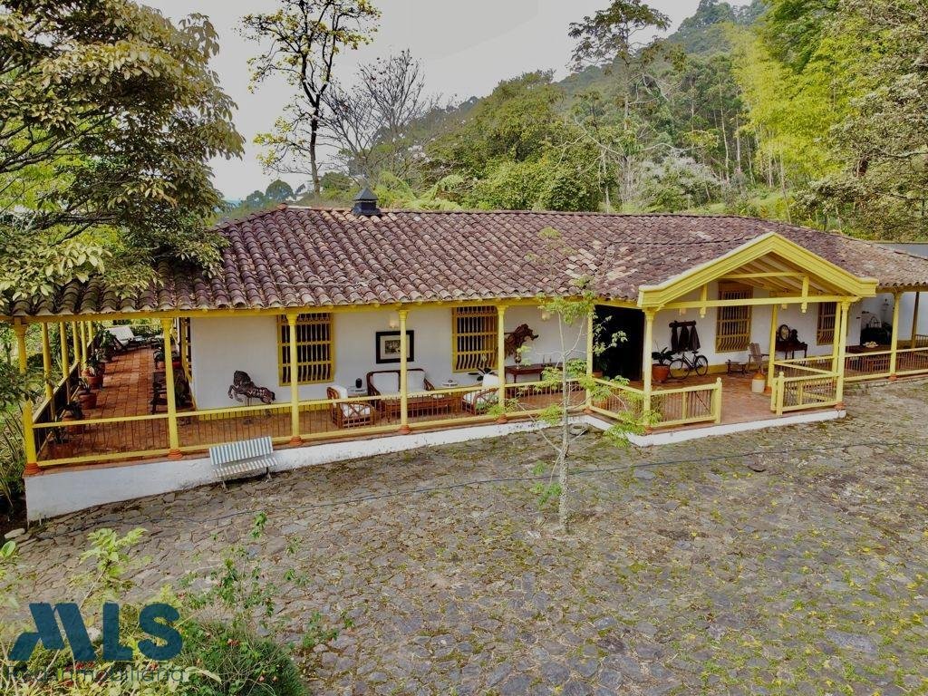 House in Medellín, Antioquia, Colombia 2 - 17690692