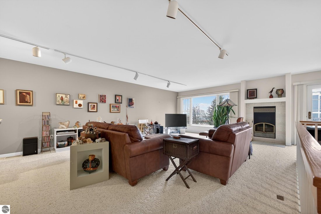 House in Elk Rapids, Michigan, United States 5 - 17690884