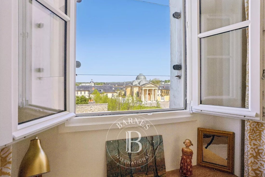 Apartment in Montreuil, Versailles, France 3 - 17690875