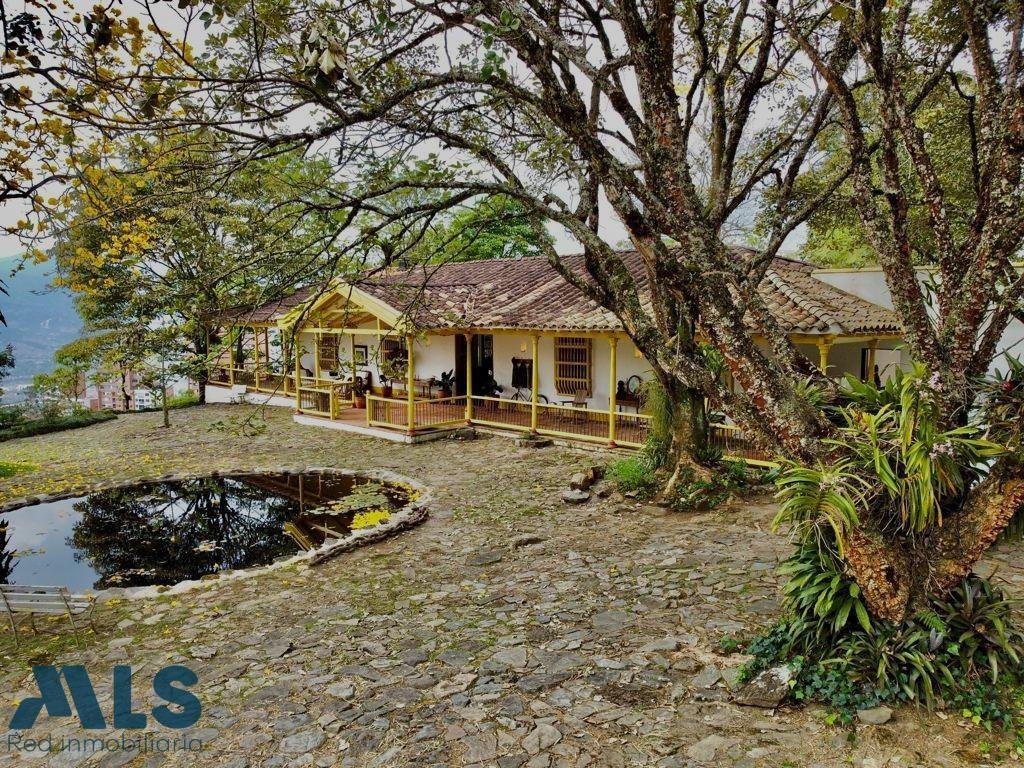 House in Medellín, Antioquia, Colombia 3 - 17690692