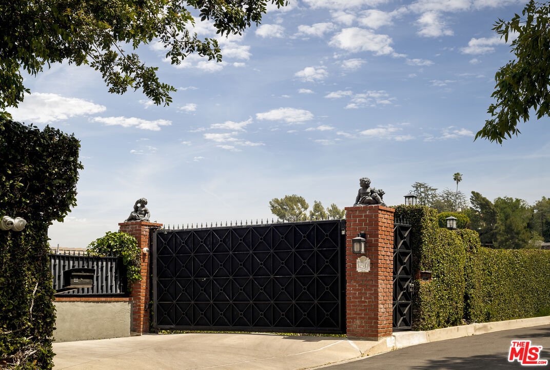 House in Los Angeles, California, United States 3 - 17690887