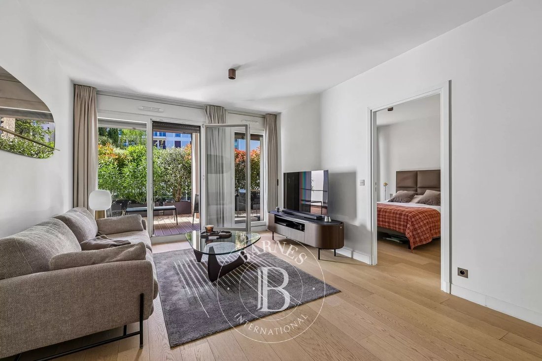 Apartment in Ecole Militaire, Paris 7e Arrondissement, Paris 1 - 17690838