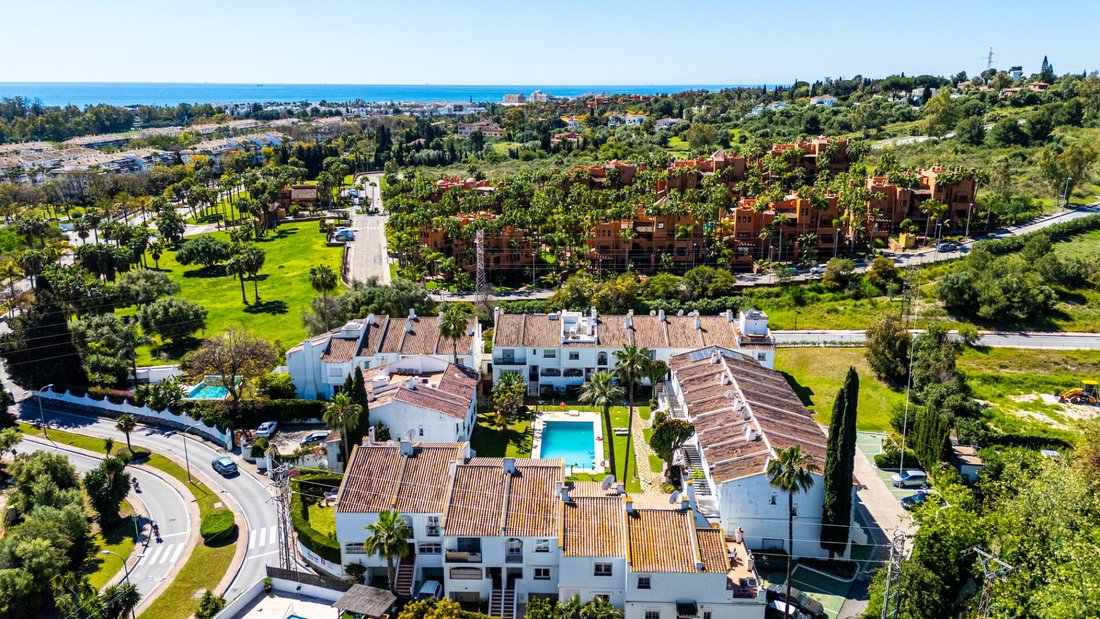 Townhouse in Nueva Andalucia, Marbella, Spain 1 - 17690683