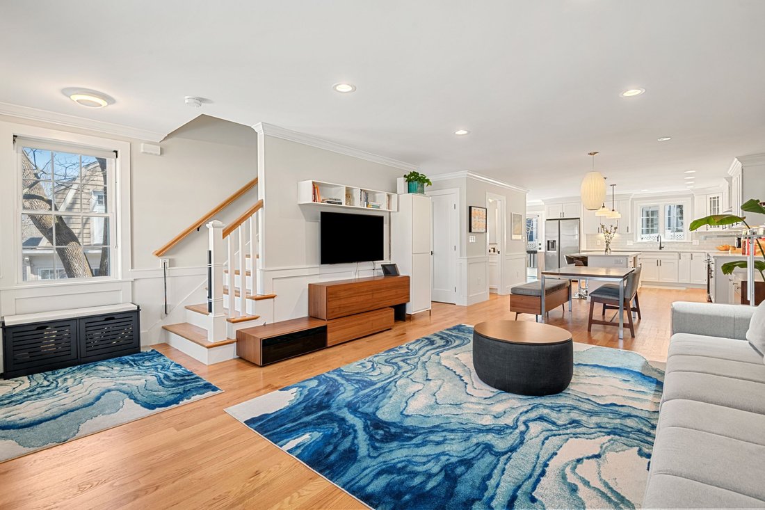Condo in Arlington, Massachusetts, United States 3 - 17690896
