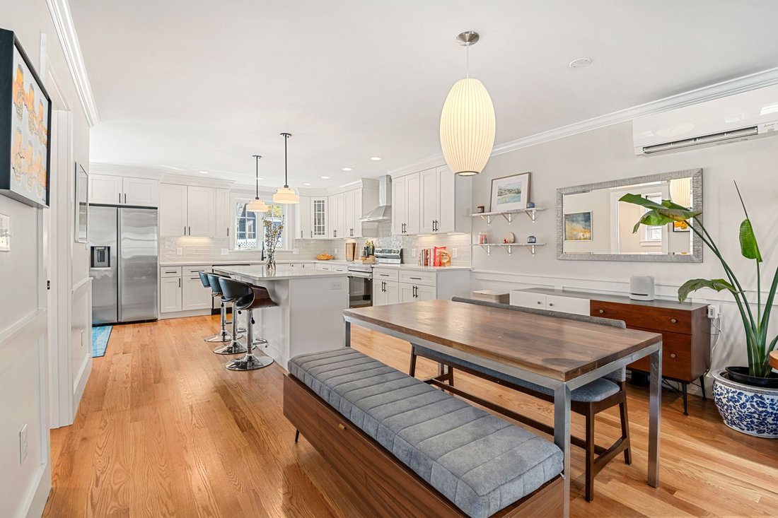 Condo in Arlington, Massachusetts, United States 4 - 17690896