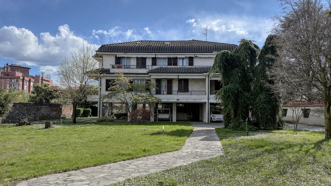 Villa in Cologno Monzese, Lombardy, Italy 1 - 17692700