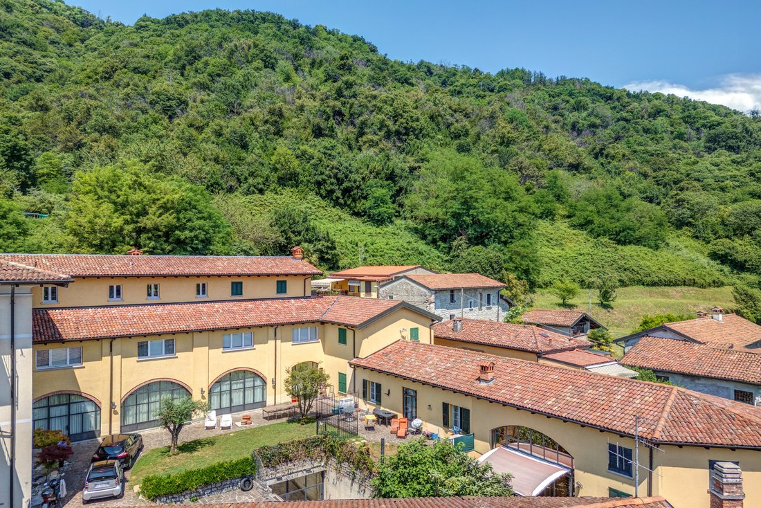 Villa in Camnago Volta, Como, Lombardy 4 - 17692260