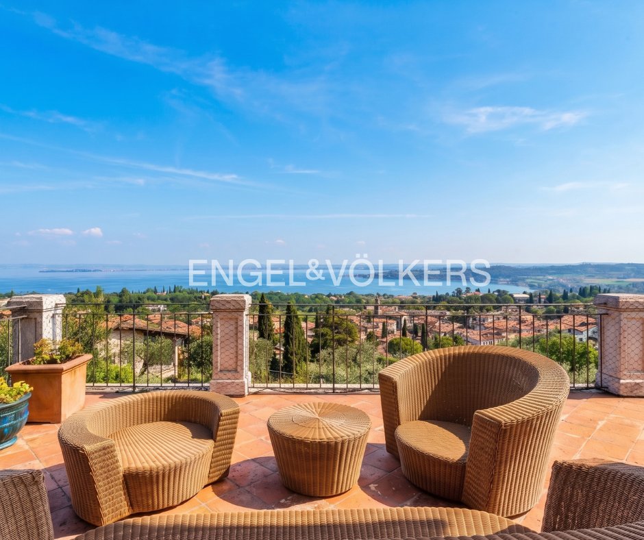 Villa in Padenghe sul Garda, Lombardy, Italy 2 - 17556751