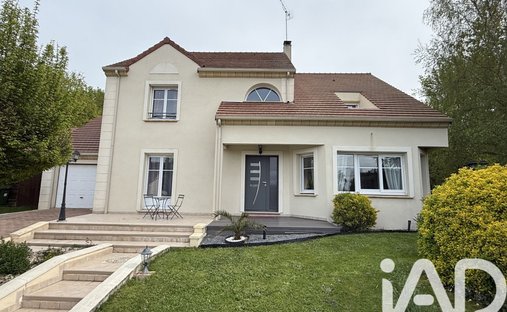 House in Bouleurs, Ile-de-France, France 1