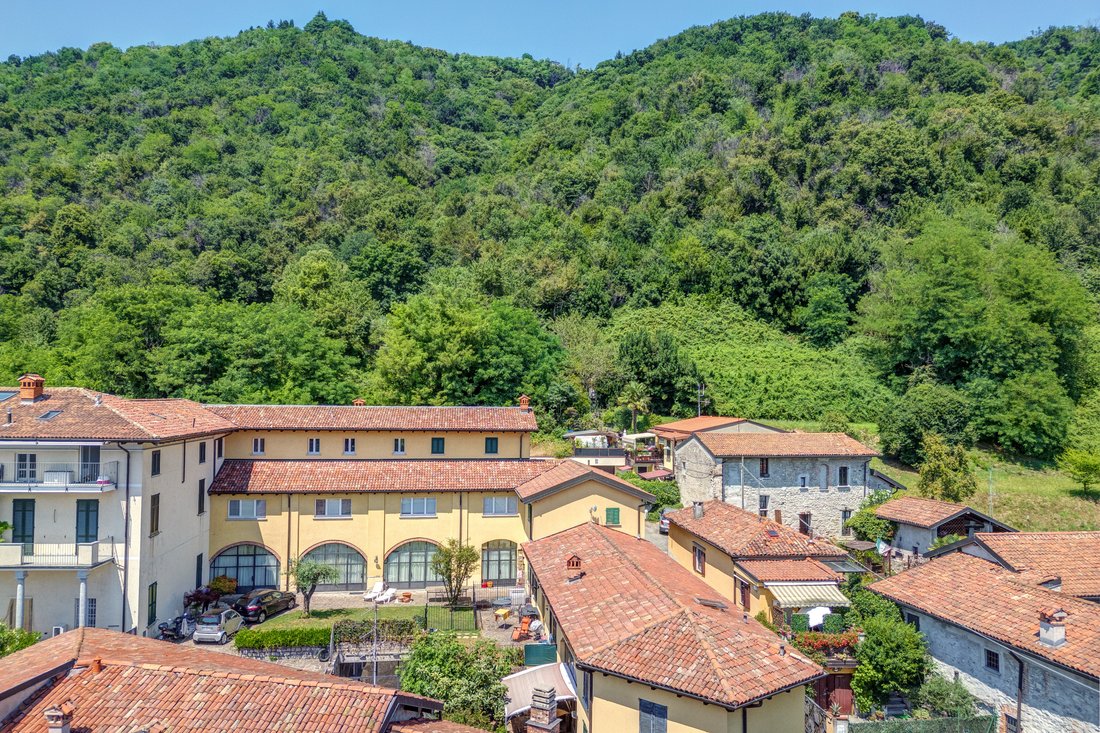 Villa in Camnago Volta, Como, Lombardy 3 - 17692260