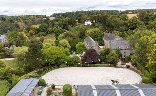 Corps de ferme à Walcourt, Wallonie, Belgique 1