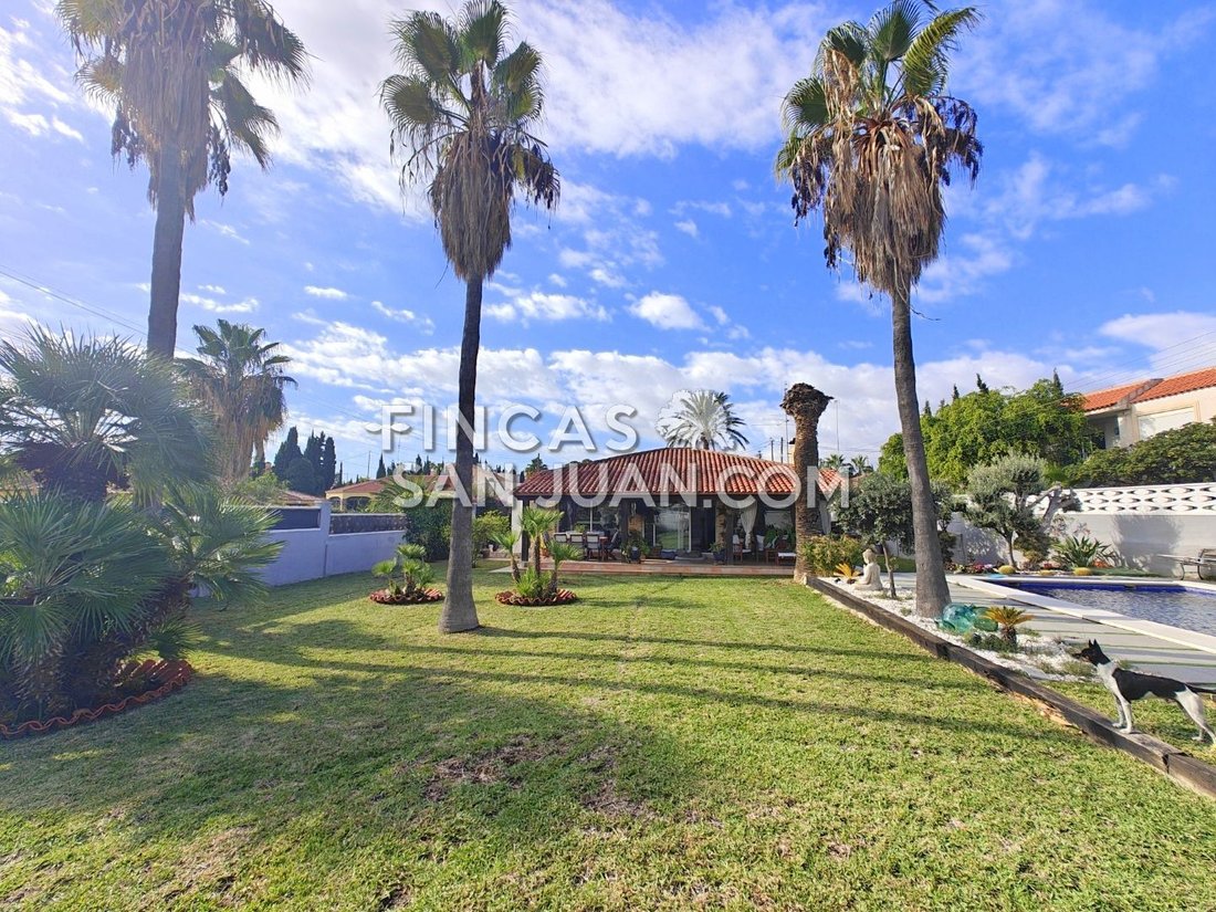 Chalet in el Campello, Valencian Community, Spain 1 - 17691888