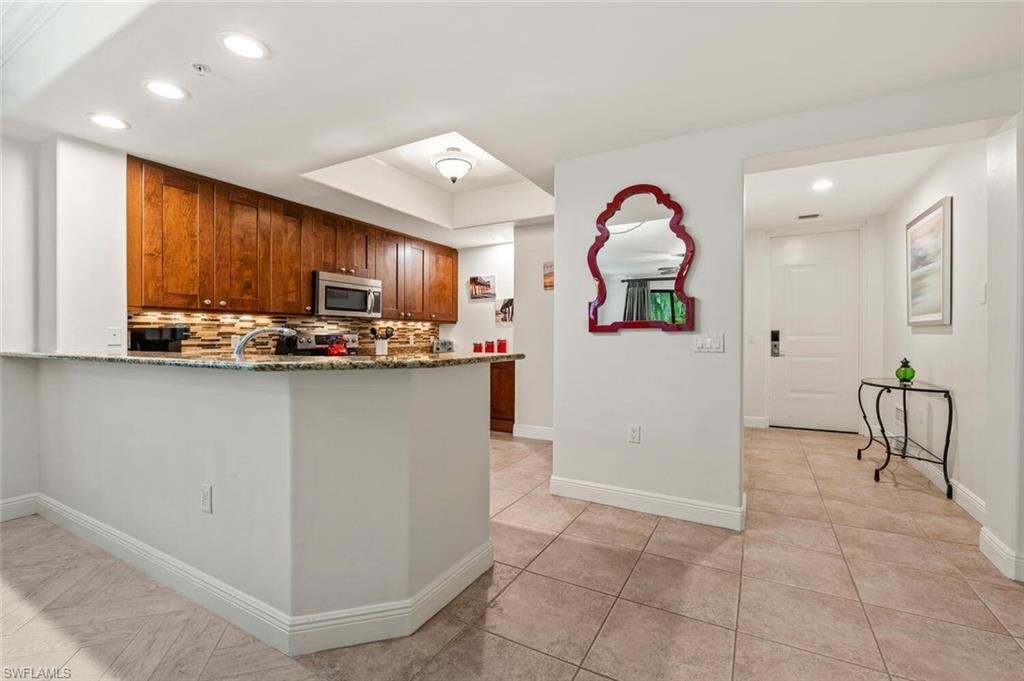 Condo in Naples, Florida, United States 5 - 17691302