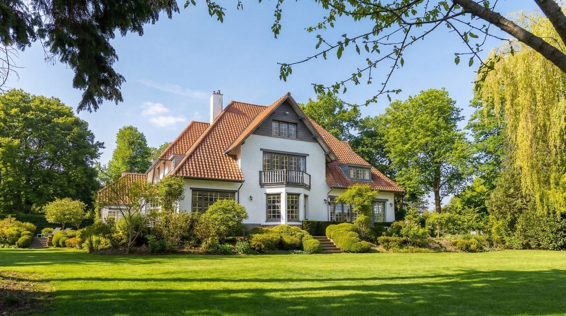 Villa in Sint-Genesius-Rode, Flanders, Belgium 1 - 17457554