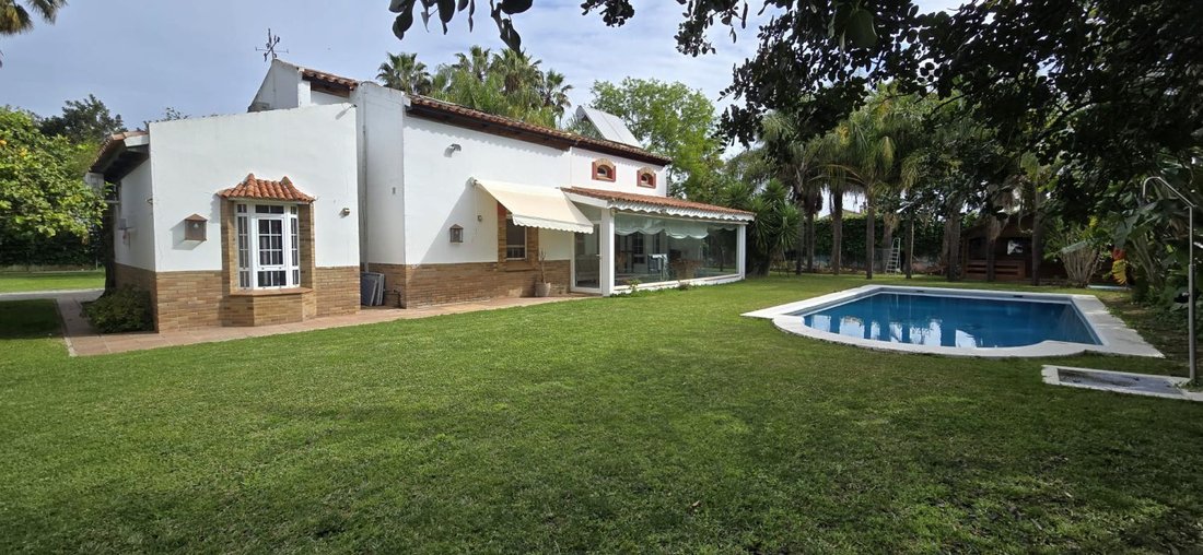 Chalet in Jerez De La Frontera, Andalusia, Spain 1 - 17691893