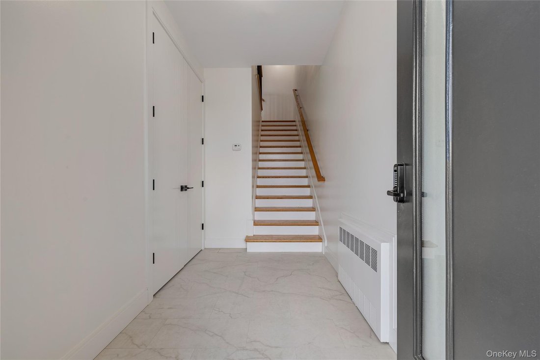 Condo in Spring Valley, New York, United States 3 - 17691596