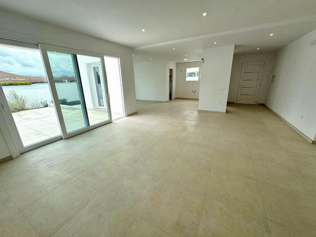 Villa in Teguise, Canary Islands, Spain 4 - 17692486