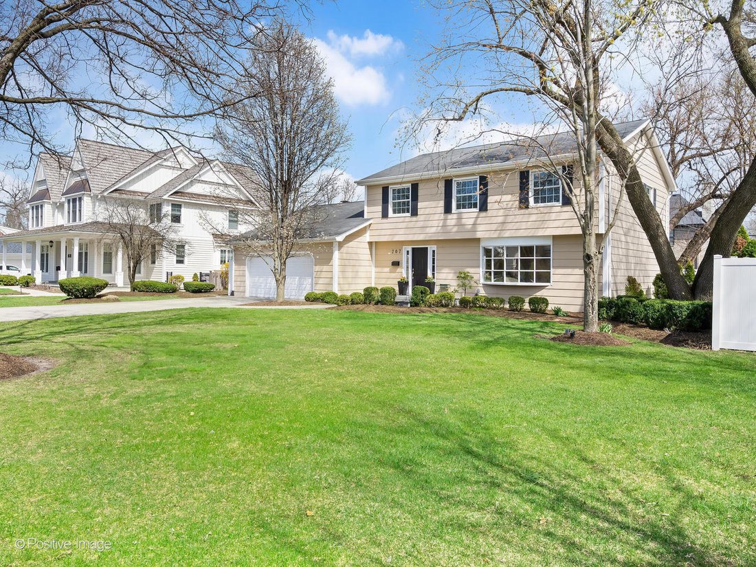 House in Hinsdale, Illinois, United States 2 - 17696327