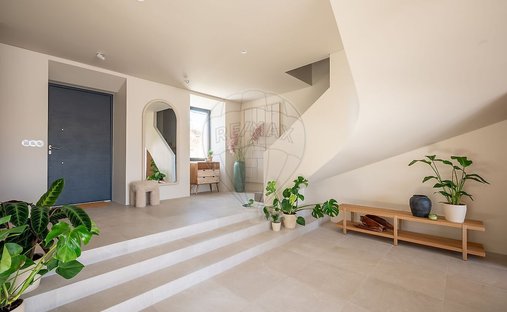 House in Colares, Lisbon, Portugal 1