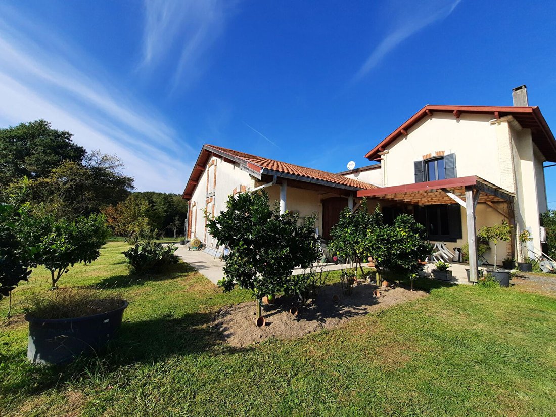 Villa in Est, Saint-Vincent-de-Tyrosse, France 1 - 17693979