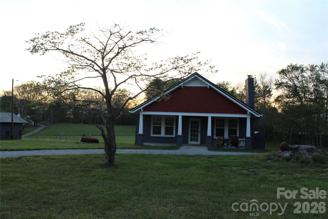 House in Mills River, North Carolina, United States 1 - 17694792