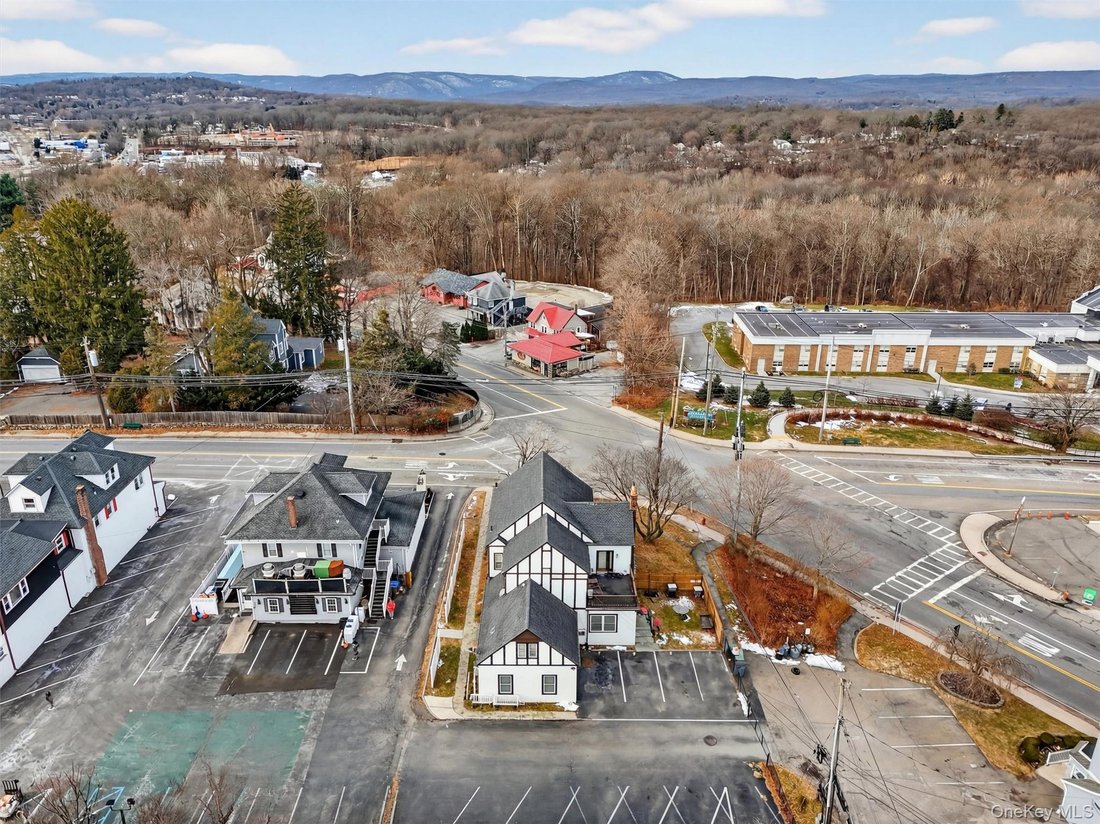 House in Mohegan Lake, New York, United States 5 - 17700125