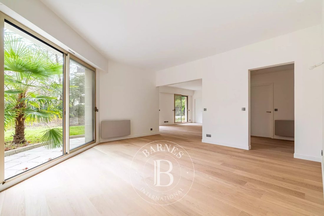 Apartment in La Plaine des Sablons, Neuilly-sur-Seine, France 3 - 17694880