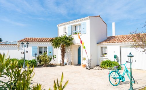 House in Le Chateau-d'Oleron, Nouvelle-Aquitaine, France 1