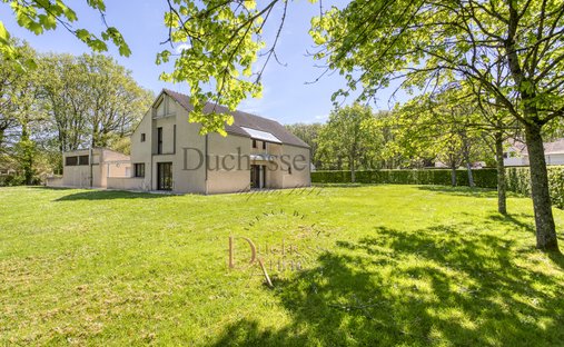 House in Montfort-l'Amaury, Ile-de-France, France 1
